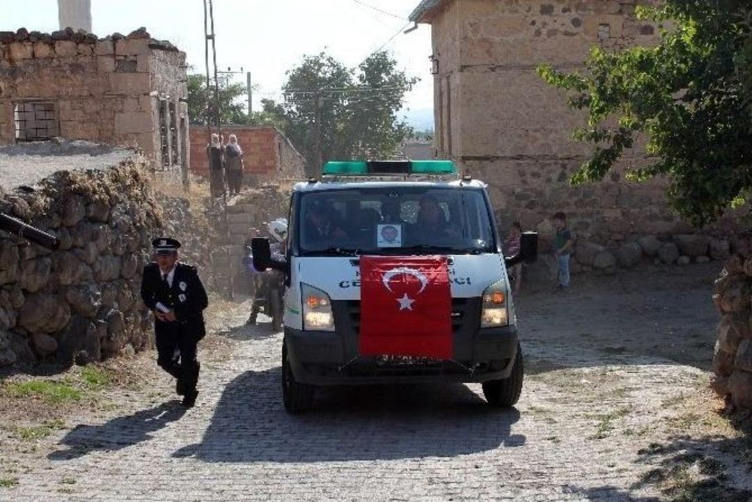 Şehit Polis Yusuf Diri Helallik İ&ccedil;in Babaocağına Getirildi