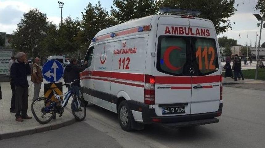 Otomobil Bisikletli &Ccedil;ocuğa &Ccedil;arptı: 1 Yaralı