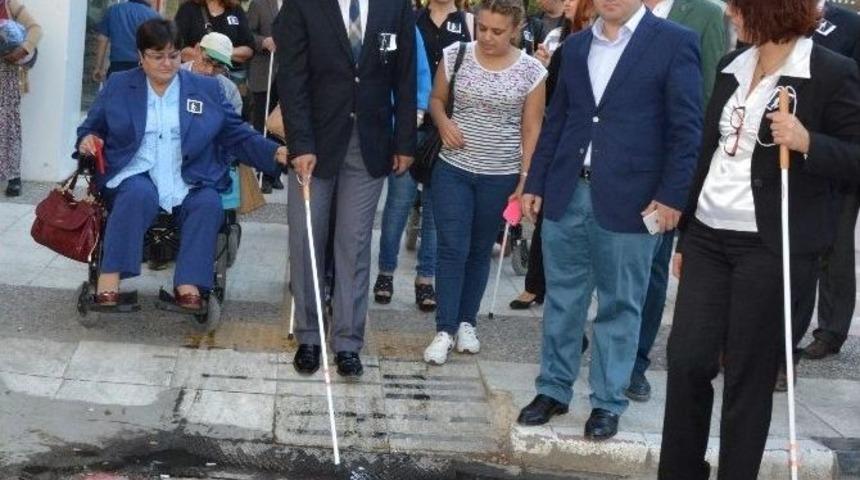 Yarım Saatliğine G&ouml;rme Engelli Oldular