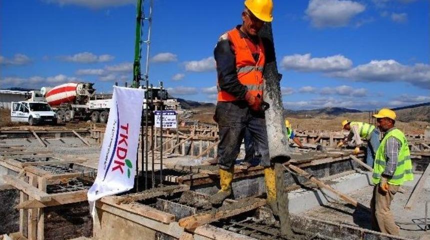 Suluova Osb&rsquo;de S&uuml;t Konsantre Tesisinin Temeli Atıldı