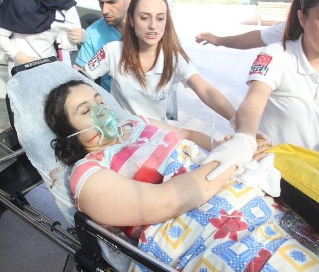 Dayak&ccedil;ı Koca Eşini Ve Kaynanasını Bı&ccedil;akladı