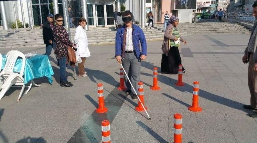 İzmit Belediyesi&rsquo;nden Beyaz Baston Etkinliği