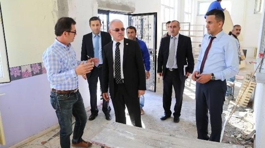 Bozok &Uuml;niversitesi Rekt&ouml;r&uuml; Prof. Dr. Karacabey Akdağmadeni Sağlık Y&uuml;ksekokulunu Ziyaret Etti