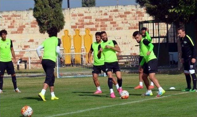 Akhisar Belediyespor’da Arslan Futbolculara Fazla Yüklenmiyor