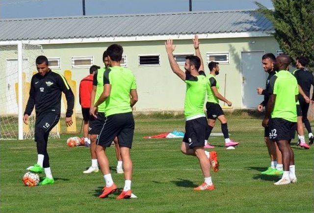 Akhisar Belediyespor’da Arslan Futbolculara Fazla Yüklenmiyor