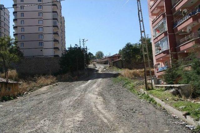 Yozgat Kışla Altı Sokak Sakinlerinin Yol Çilesi Sürüyor