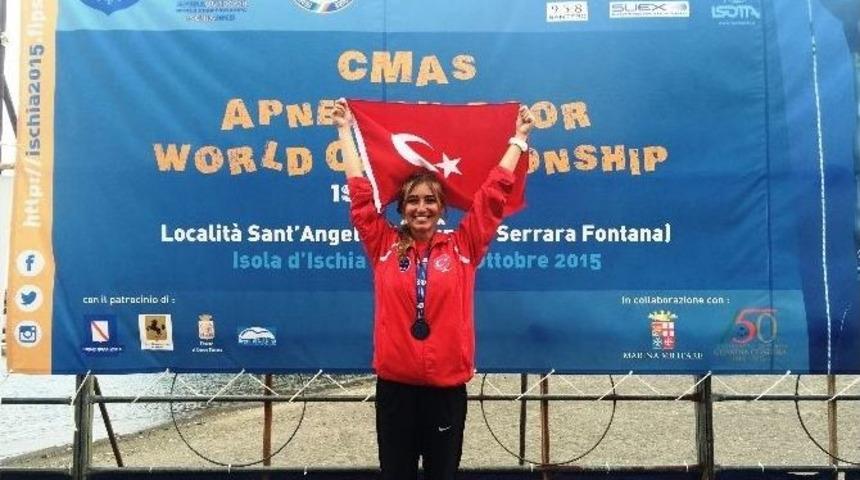 Serbest Dalışta 5 Madalya