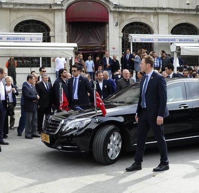 Cumhurbaşkanı Erdoğan, Cuma Namazını Bezm-i Alem Valide Sultan Camii’nde Kıldı