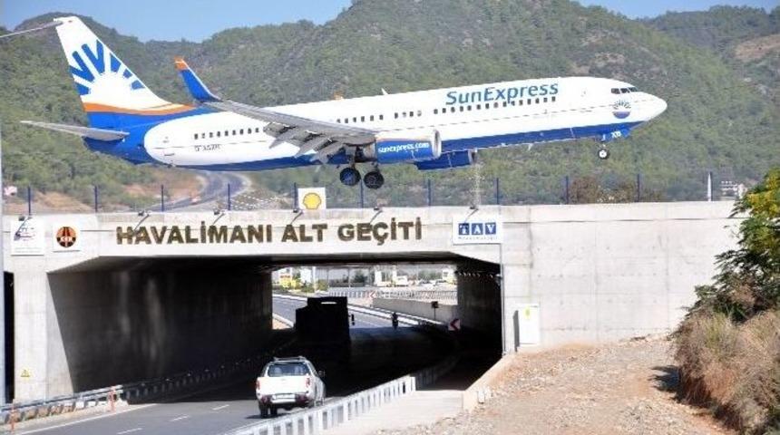 T&uuml;rkiye&rsquo;nin İlk Viyad&uuml;kl&uuml; U&ccedil;ak Pisti A&ccedil;ıldı