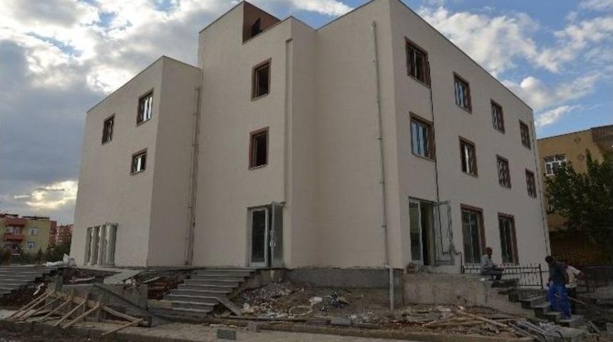 Dini K&uuml;lt&uuml;r Merkezi&rsquo;nin İnşaatı Tamamlandı