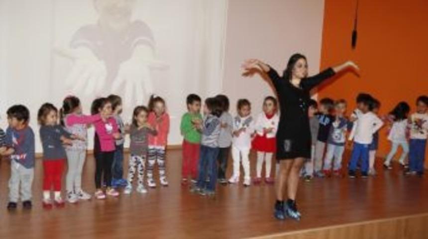 Acıbadem Ankara Hastanesi D&uuml;nya El Yıkama G&uuml;n&uuml; Kapsamında Sihirli Bah&ccedil;e Montessori Okulunu Ziyaret Etti