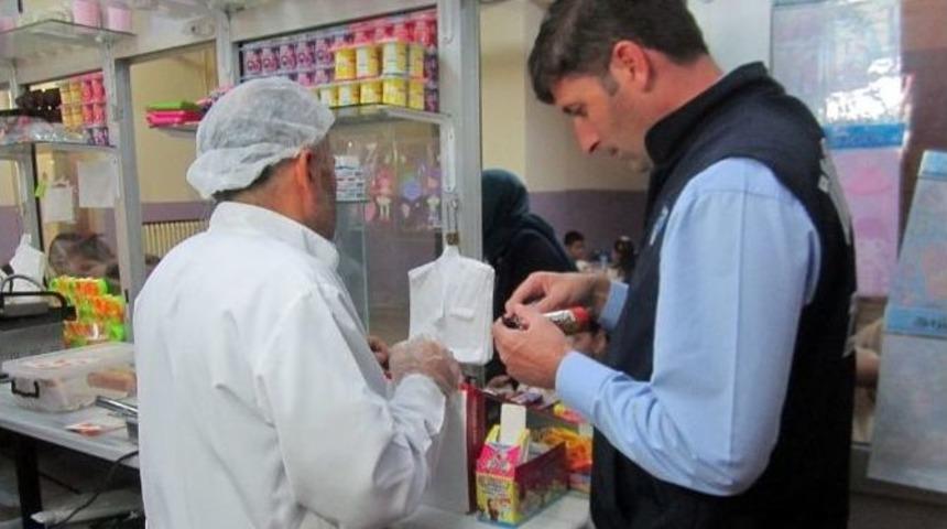 Zabıtadan Okul Ve &Ccedil;evresindeki İş Yerlerine Sıkı Denetim