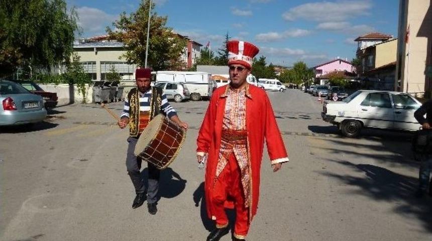 Asırlık G&uuml;reşlere Tellallı Davet