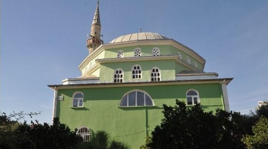 Nazilli Belediyesi Bozyurt Camisi Ve Sağlık Ocağını Onardı