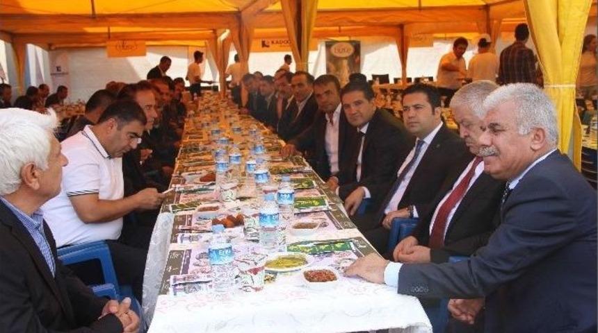 Milletvekili Adayları Uzer Ve G&uuml;l Fabrika İş&ccedil;ileriyle Yemekte Buluştu