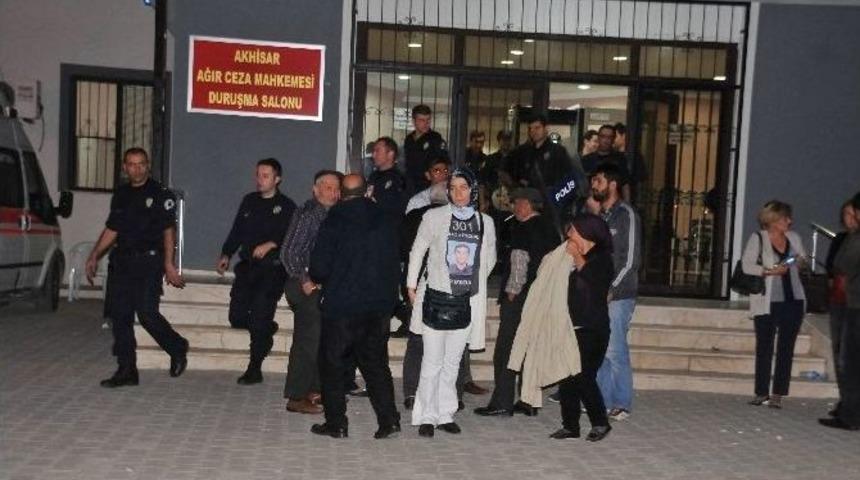 Madenci Yakınlarından G&uuml;rkan&rsquo;a &rsquo;avukat Oldun&rsquo; Tepkisi