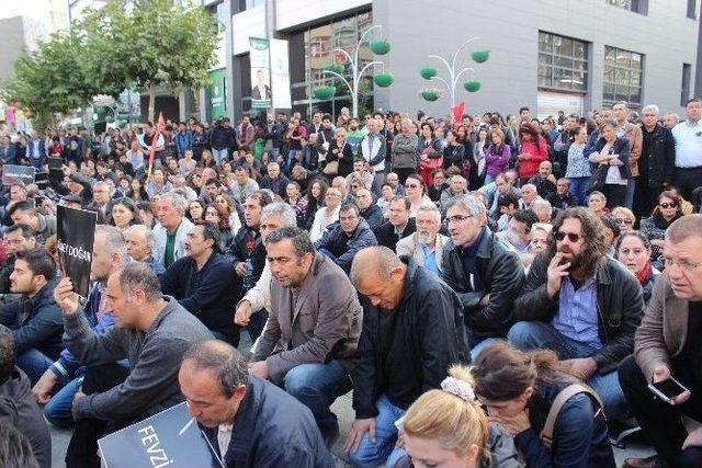 Ankara’daki Terör Saldırısında Ölenler İçin Oturma Eylemi