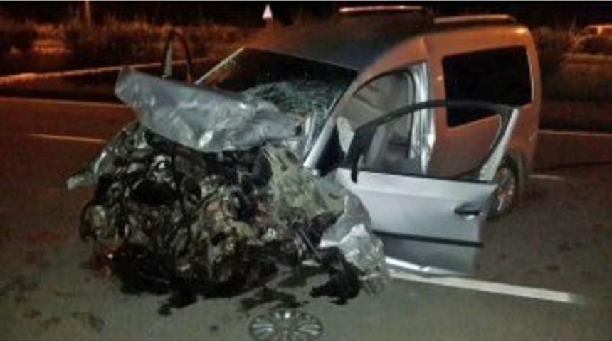 Rize&rsquo;de Trafik Kazası: 2 &Ouml;l&uuml;, 5 Yaralı