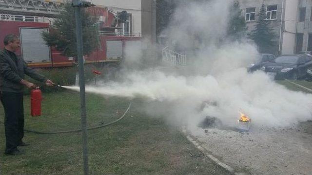 Lapseki Devlet Hastanesinde Yangın Tatbikatı