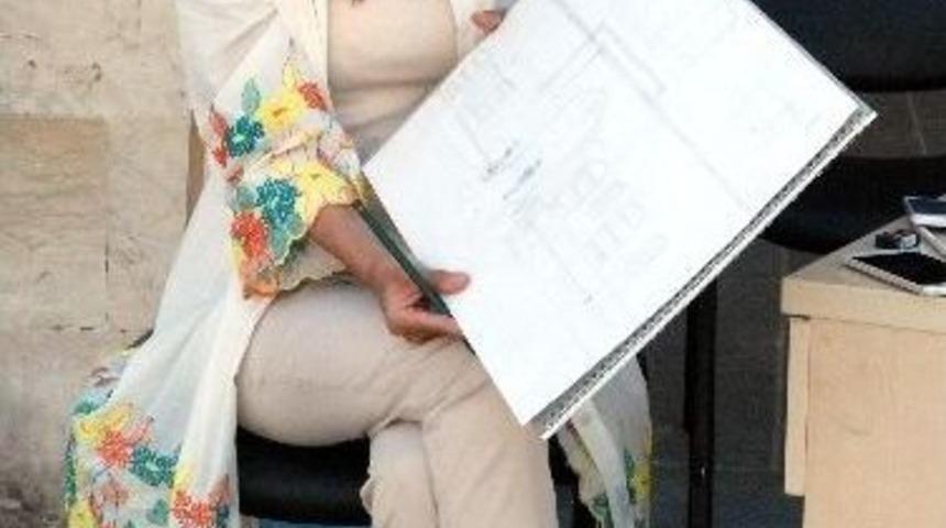 &Uuml;nl&uuml; Olmak İsteyen Ressamın Pişmanlığı