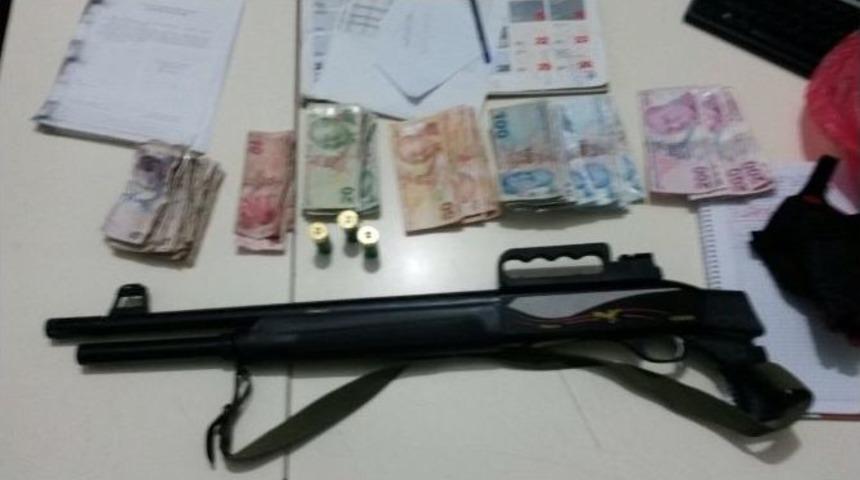Silahlı Soyguncu Polis Kovalamacası Sonucu Yakalandı