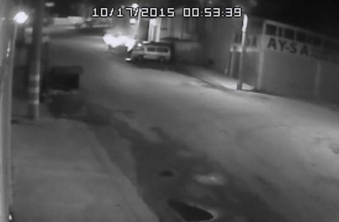 Otomobilin Kundaklanma Anı G&uuml;venlik Kamerasında