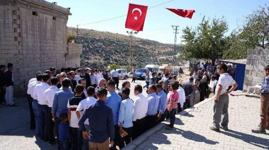 Milletvekili Erdoğan K&ouml;yleri Gezdi