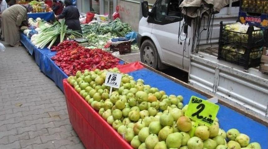 Bu Pazarda Ne Alırsan Bir Lira