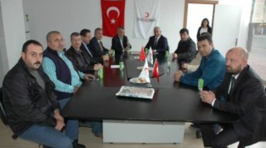 B&uuml;lent Belen T&uuml;rk Kızılay&rsquo;ını Ziyaret Etti