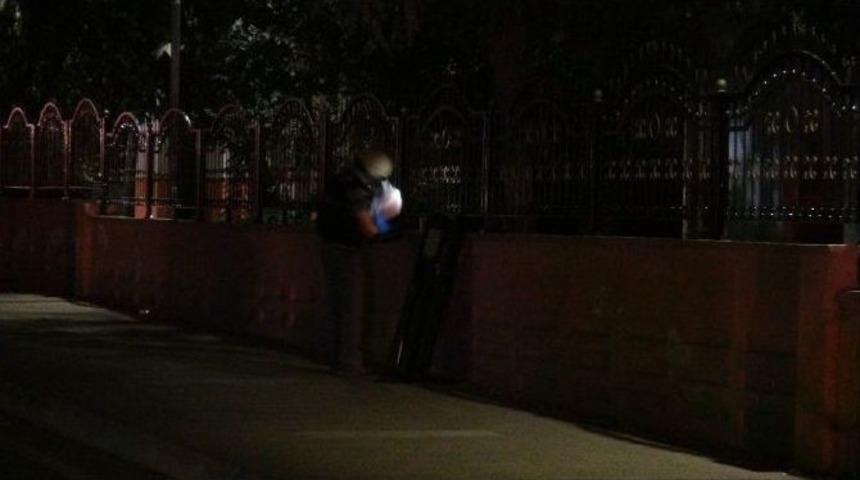 Batman Valiliği Bah&ccedil;e Duvarına Bırakılan Ş&uuml;pheli Poşet, Polisi Alarma Ge&ccedil;irdi