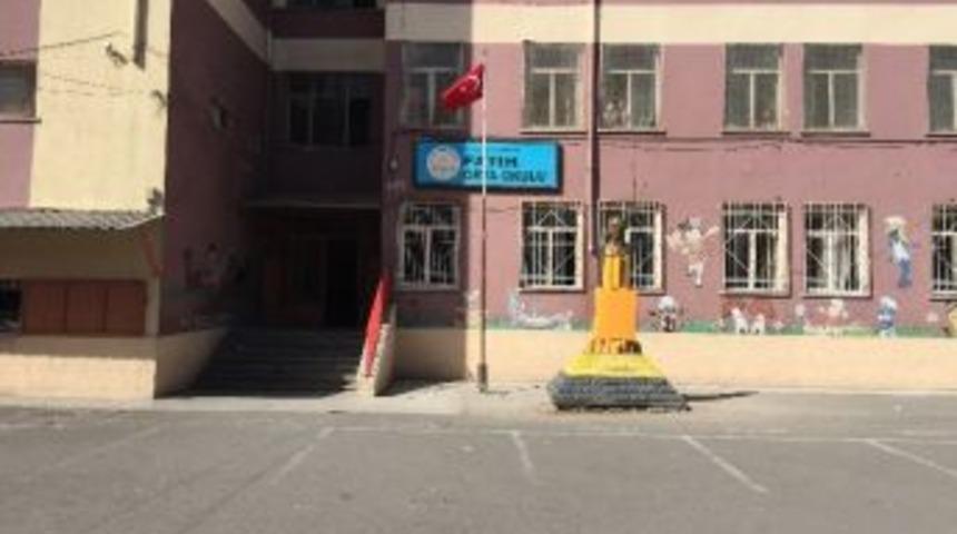 Diyarbakırlı &Ccedil;ocukların Bayrak Sevgisi