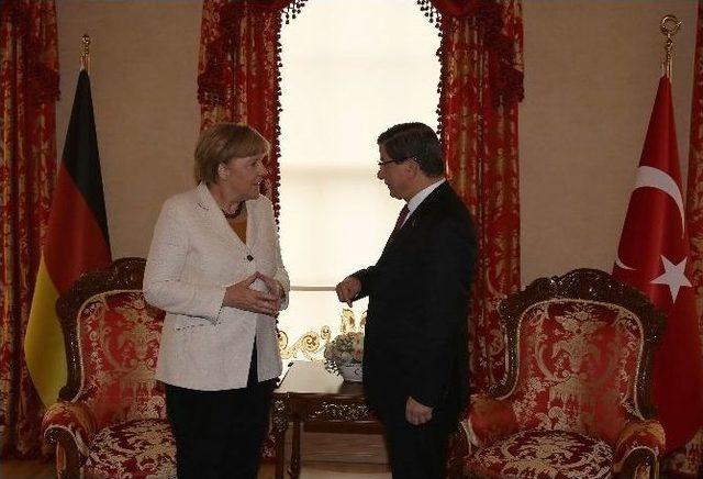 Başbakan Davutoğlu, Angela Merkel Görüşmesi Başladı