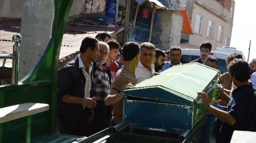 Kemeriyle İntihar Etti