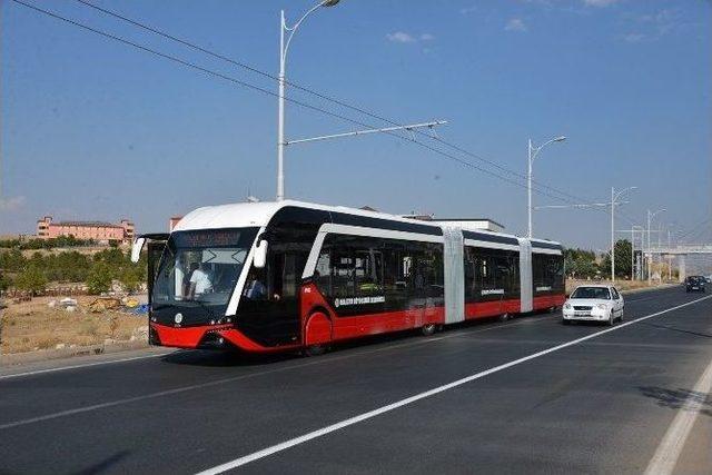 Malatya Büyükşehir Belediyesi, 10 Adet Trambüs İle 14 Adet Otobüs Alıyor