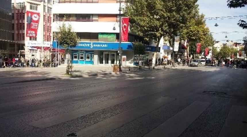 Şehir Merkezinde Ş&uuml;pheli Paket Alarmı