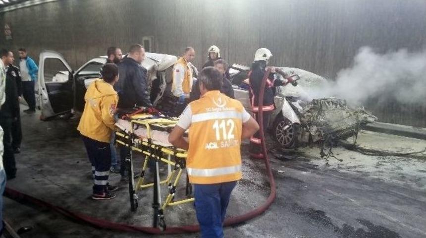 Kazada Sıkıştıkları Ara&ccedil; Alev Aldı