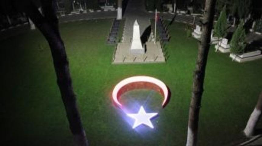 Ay-yıldız &Ccedil;alışması Işıl Işıl Parladı