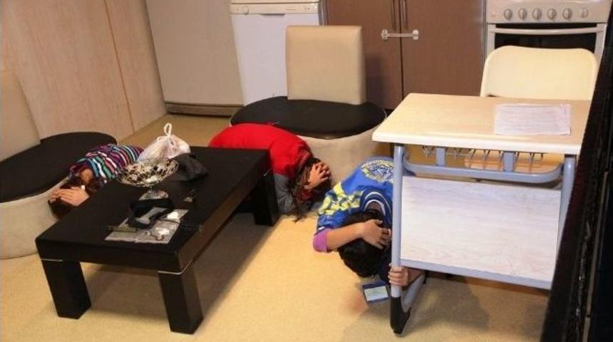 Bilgievilerinden Miniklere Deprem Eğitimi