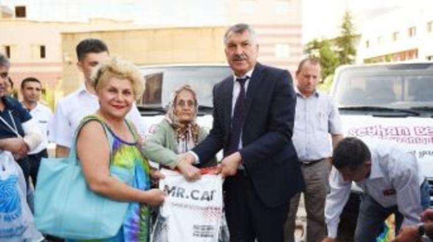 Seyhan&rsquo;da Sokak Hayvanları İ&ccedil;in 11 Beslenme Odağı