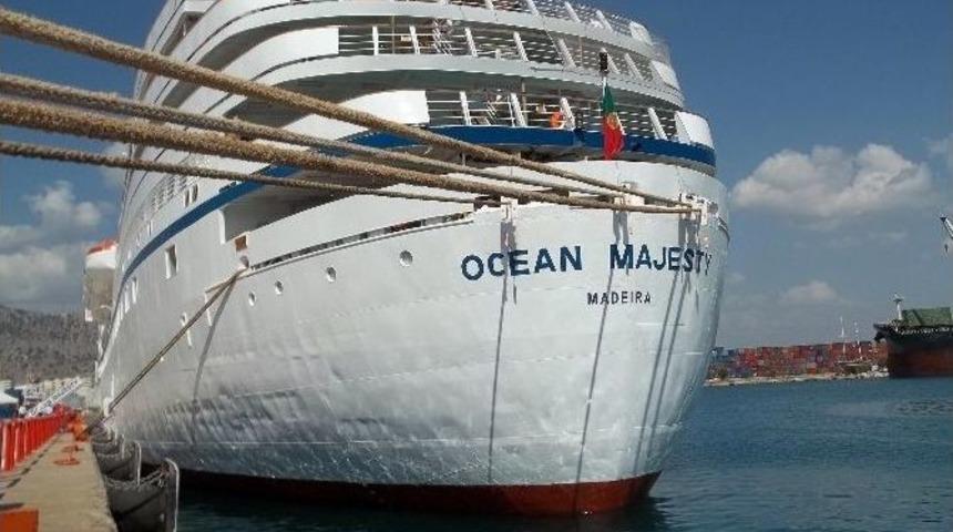 Antalya&rsquo;da Denizi Kirleten Gemiye 38 Bin Lira Ceza