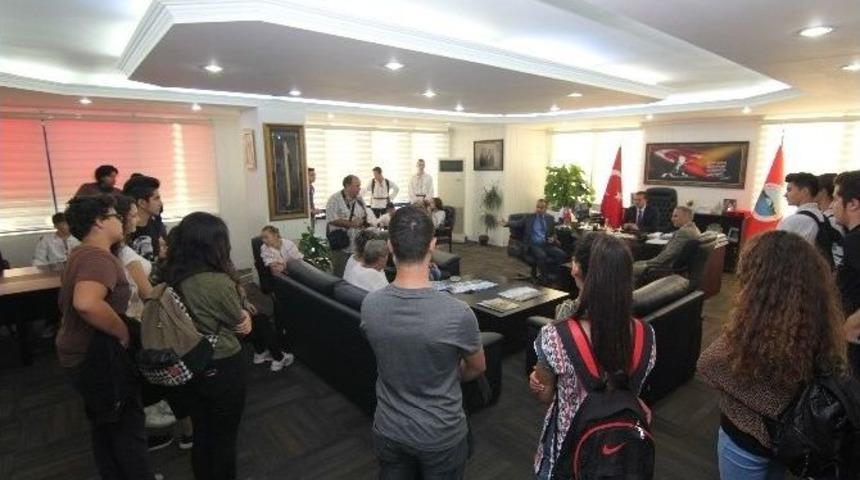 Romanyalı &Ouml;ğrenciler Başkan Soylu&rsquo;yu Ziyaret Etti