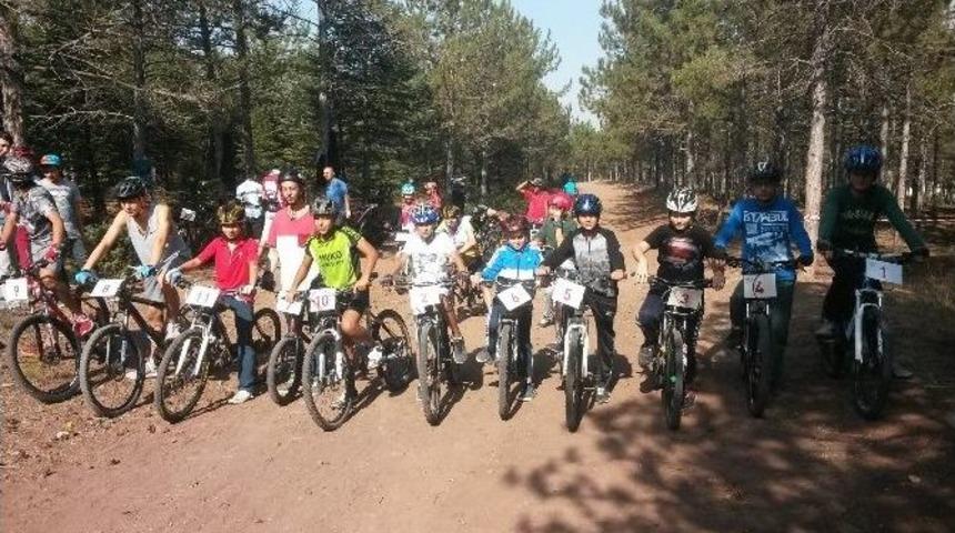 Amat&ouml;r Bisiklet Yarışları Sonu&ccedil;landı