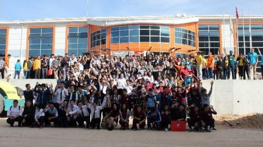 Gen&ccedil;lere, Gen&ccedil;lik Merkezi Tanıtıldı