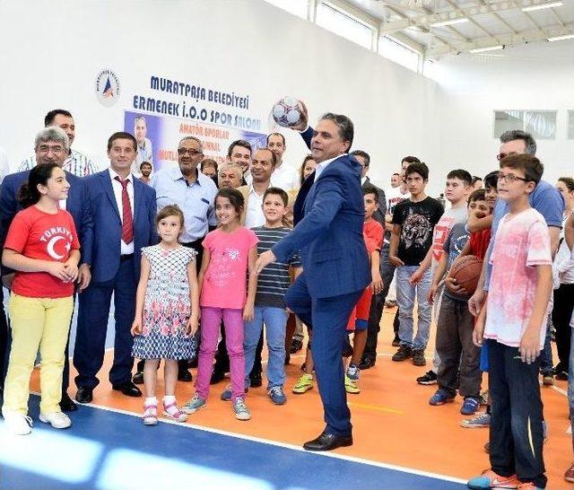 Muratpaşa’dan 10 Ayda 4 Spor Salonu