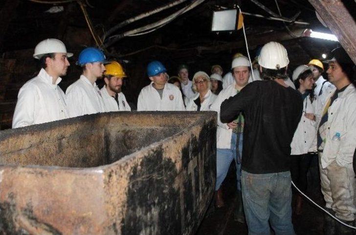 Yabancı Uyruklu Öğrenciler Maden Ocağına Girdi G2