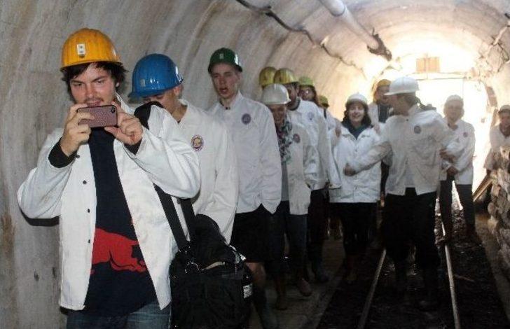 Yabancı Uyruklu Öğrenciler Maden Ocağına Girdi G4