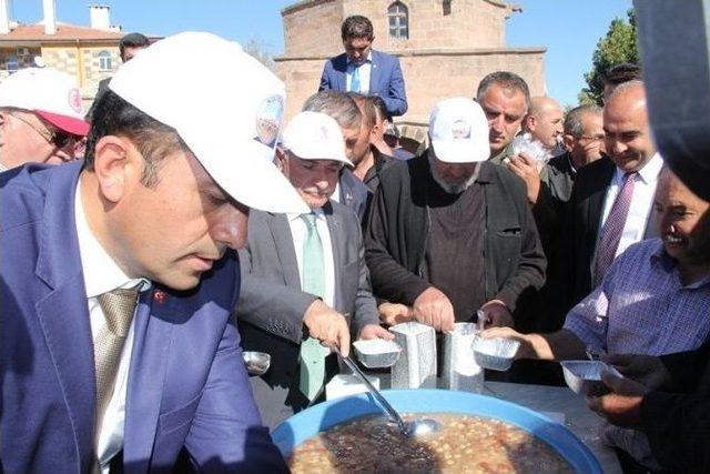 İncesu Belediyesi Ve Muhlise Mehmet Küçükçakmak Hayırseveri Tarafından Yaptırılan Karamustafa Paşa Camii Şadırvanının Açılışı Yapıldı