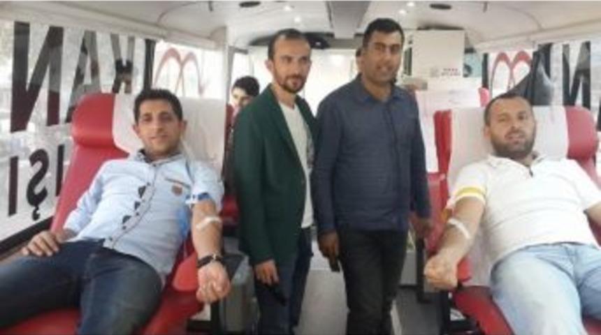 Edremit Ak Parti&rsquo;den Kan Bağışı