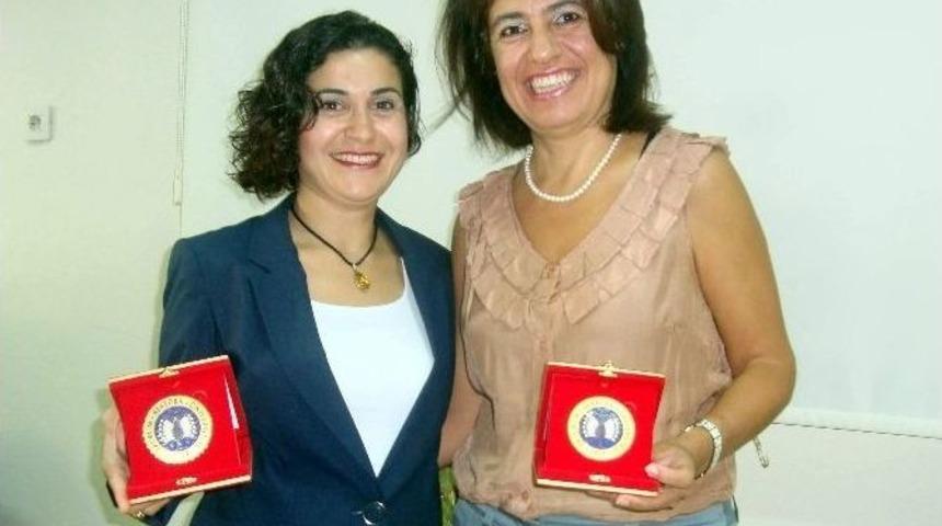 15. Ulusal Hemşirelik Kongresinde Ad&uuml;&rsquo;ye İki &Ouml;d&uuml;l Birden