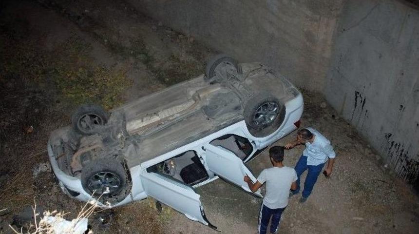 Polisten Ka&ccedil;an Hırsızlık Zanlısı Kaza Yapınca Yakalandı